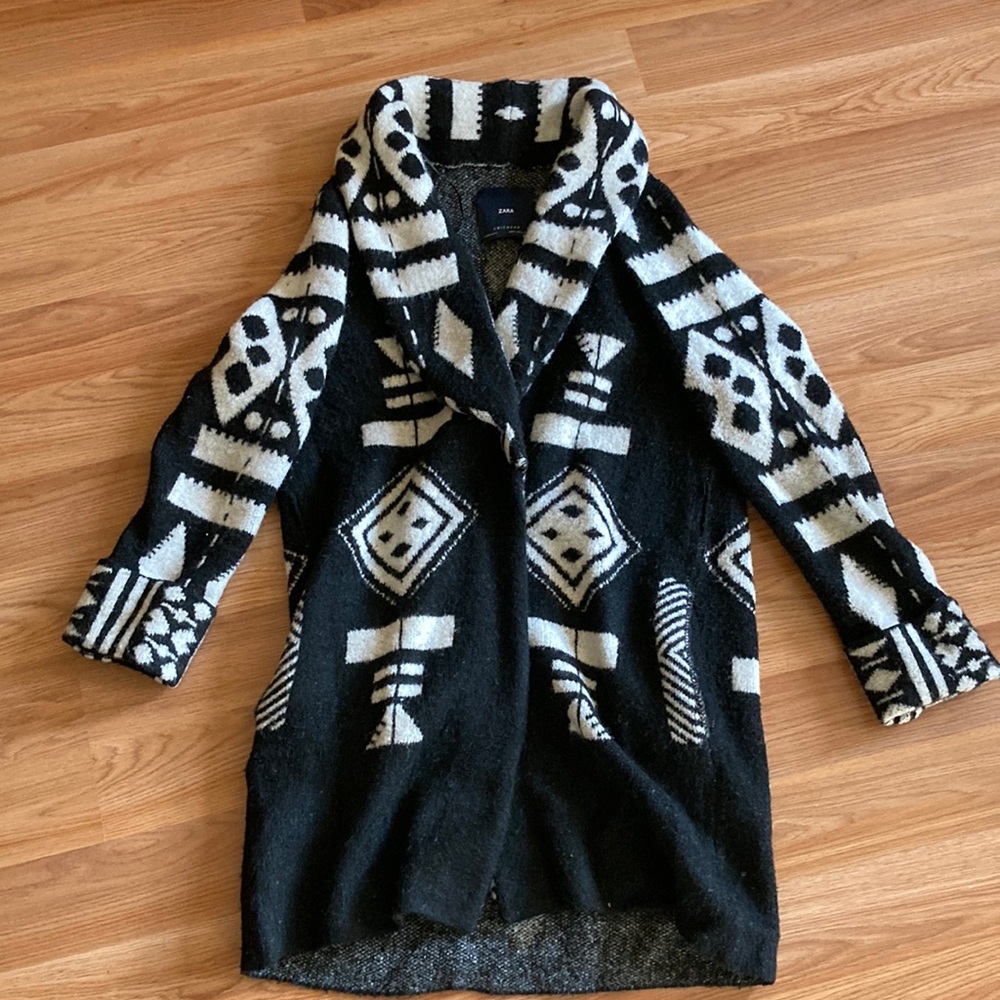 ZARA - Statement black and white duster sweater